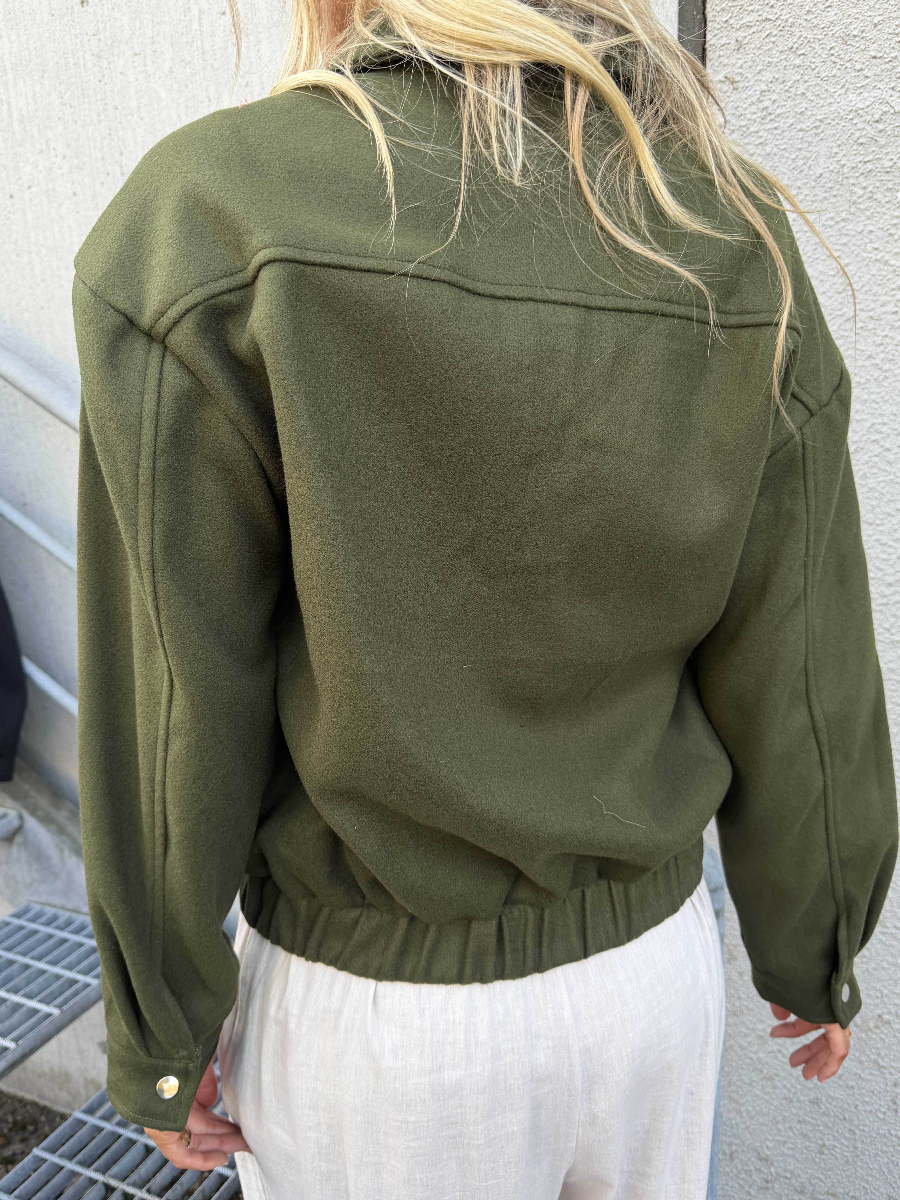 Nukaka - Let og stilfuld jakke i skjortestil